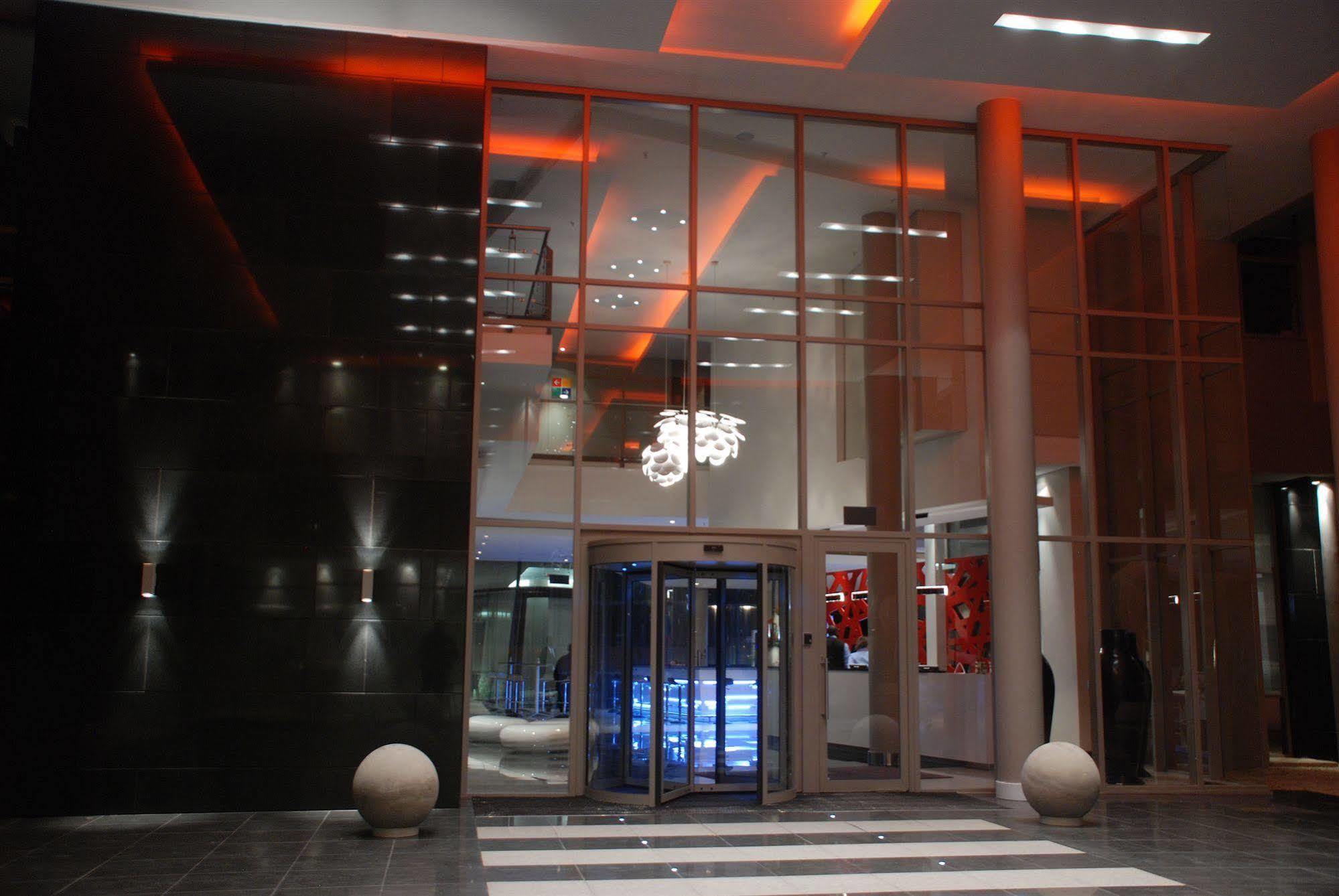 Park Inn Sandton Йоханесбург Екстериор снимка