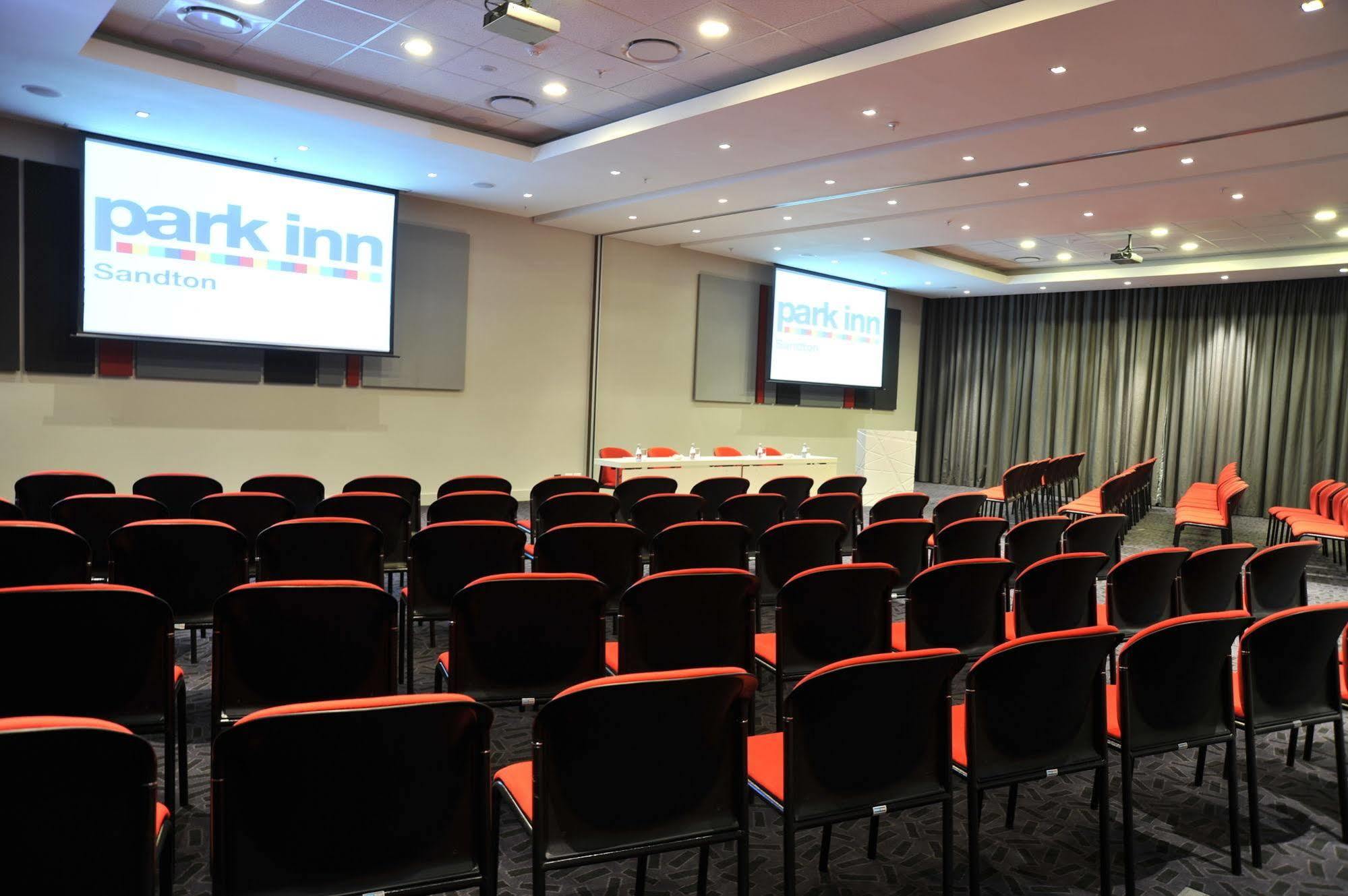 Park Inn Sandton Йоханесбург Екстериор снимка