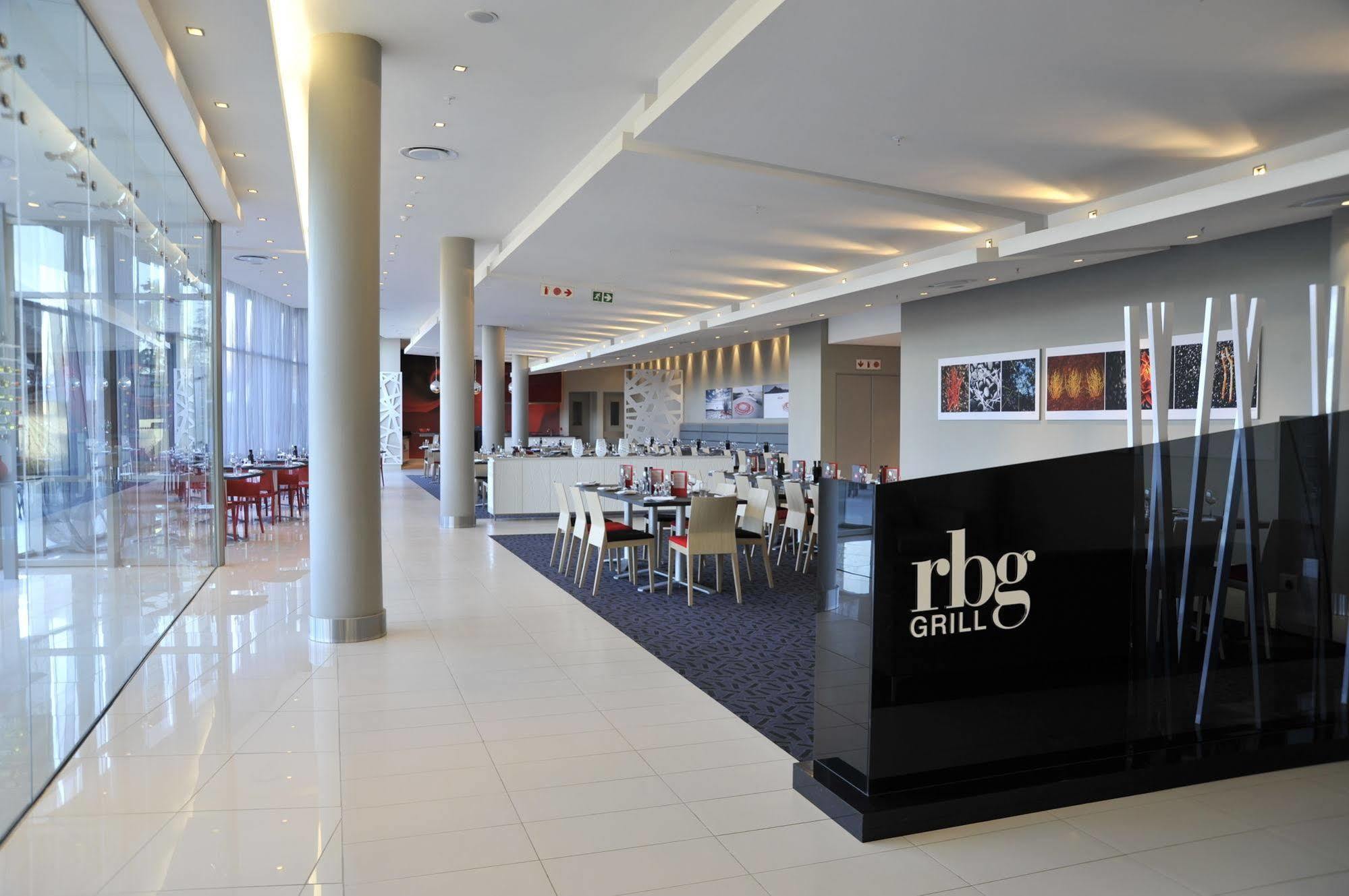 Park Inn Sandton Йоханесбург Екстериор снимка