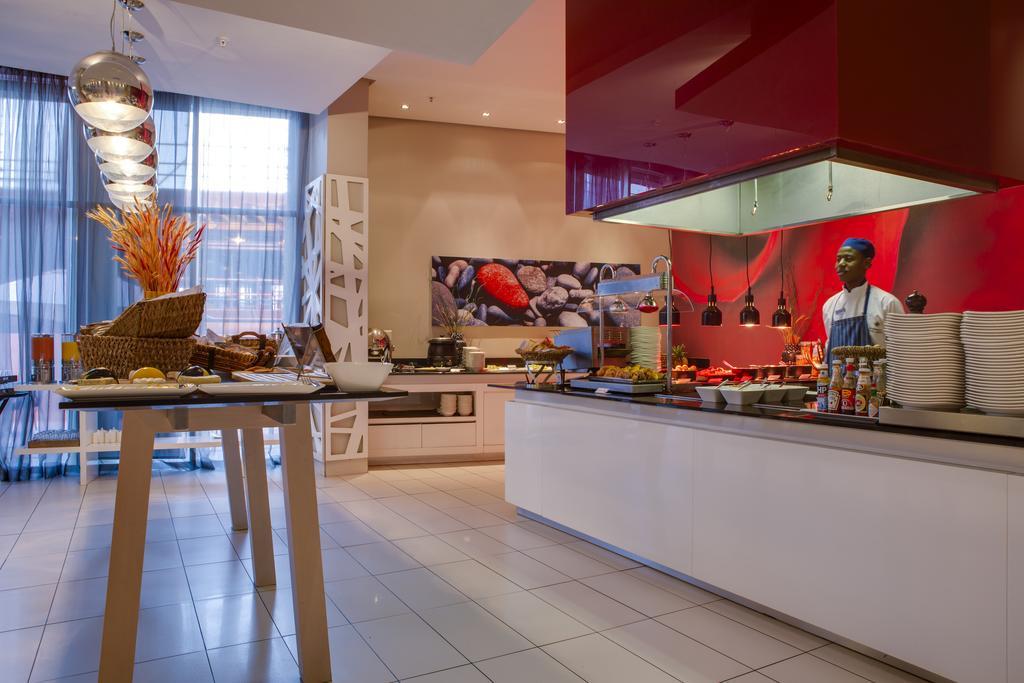 Park Inn Sandton Йоханесбург Екстериор снимка