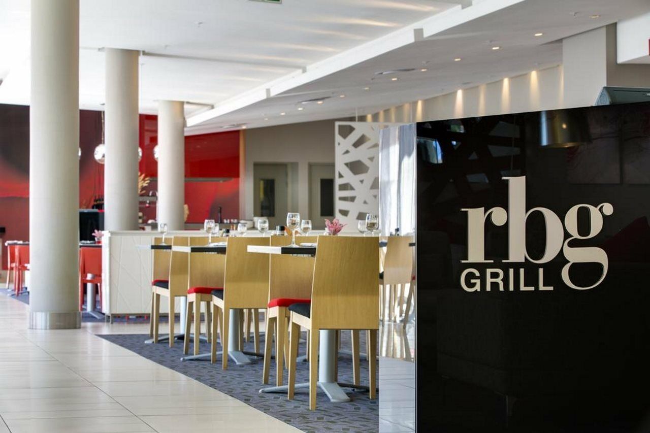 Park Inn Sandton Йоханесбург Екстериор снимка